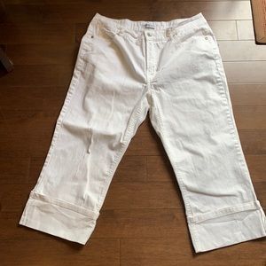 Jones and Co white cropped jeans